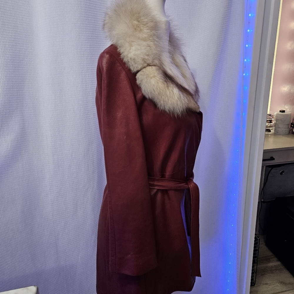 Vintage Plum Burgundy Belted Leather Jacket with Faux Fur Collar - Picture 2 of 10